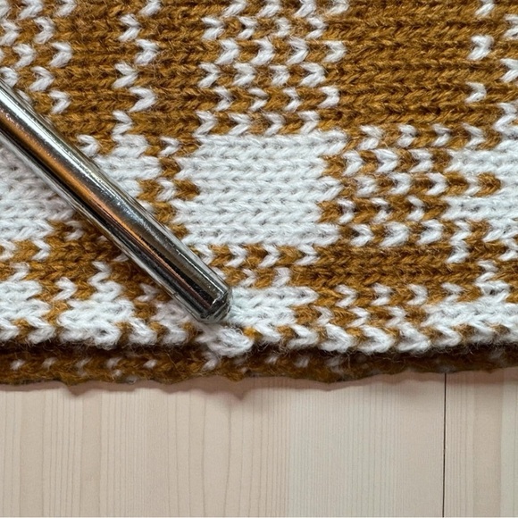 Timberland Plaid Knit Scarf – Tan Caramel & Cream – OS - Picture 9 of 10